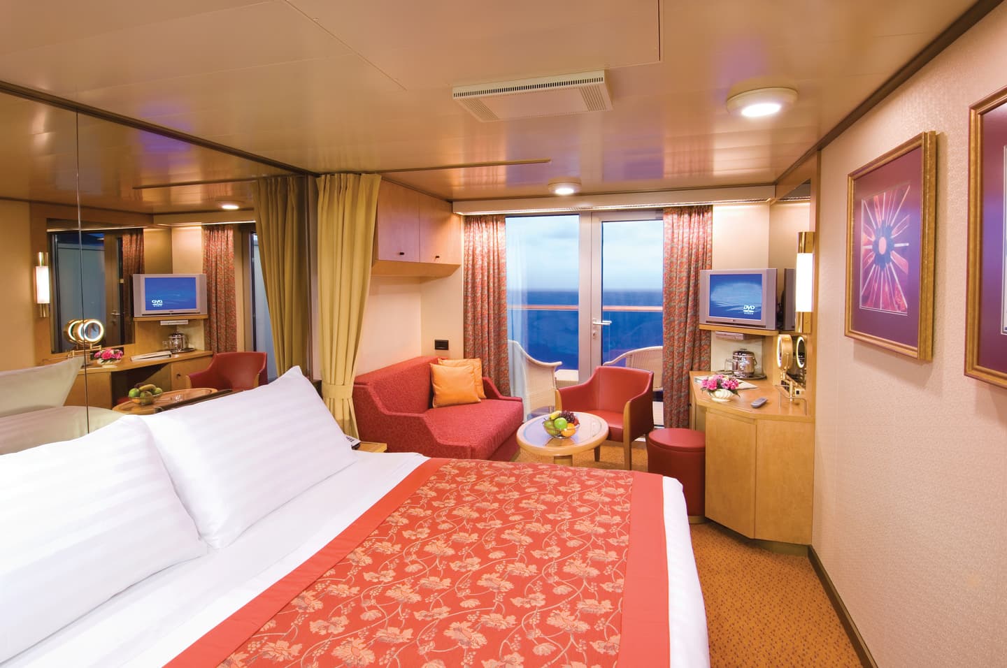 Holland America Line / Michel Verdure