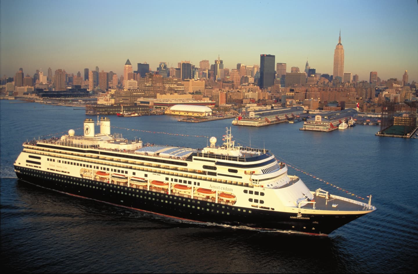 Holland America Line / Michel Verdure